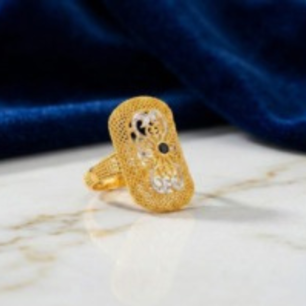 Mahira Glow Gold Ring